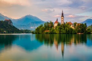 Ferragosto in Slovenia: le Grotte di Postumia, il Lago di Bled e Lubiana