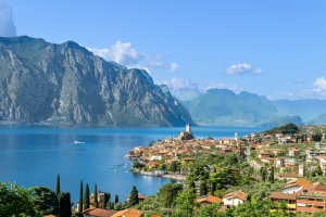 Lago di Garda tra borghi e vette